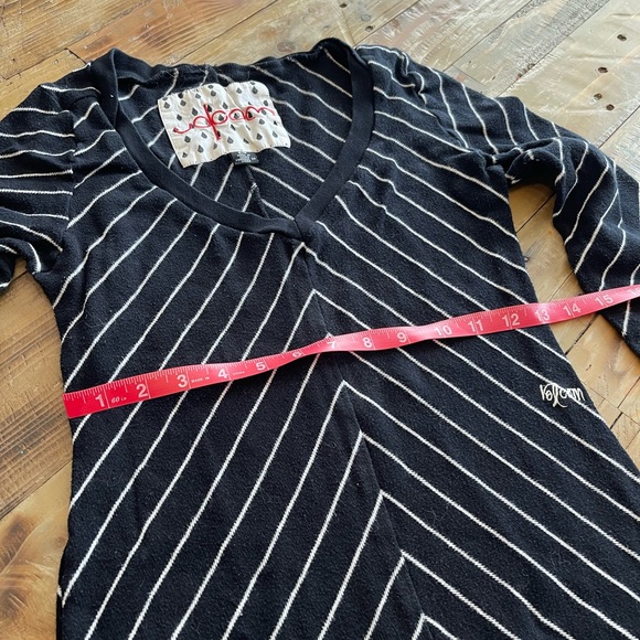 Black & White Striped V-Neck Volcom Sweater | Size S - Picture 6 of 9